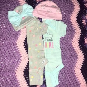 Baby onesie t-shirts with hats